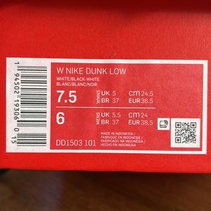 NIKE PANDA DUNKS LOW